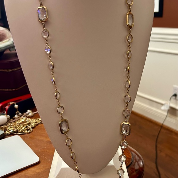 Elegant Gold and Crystal Necklace - Picture 2 of 4